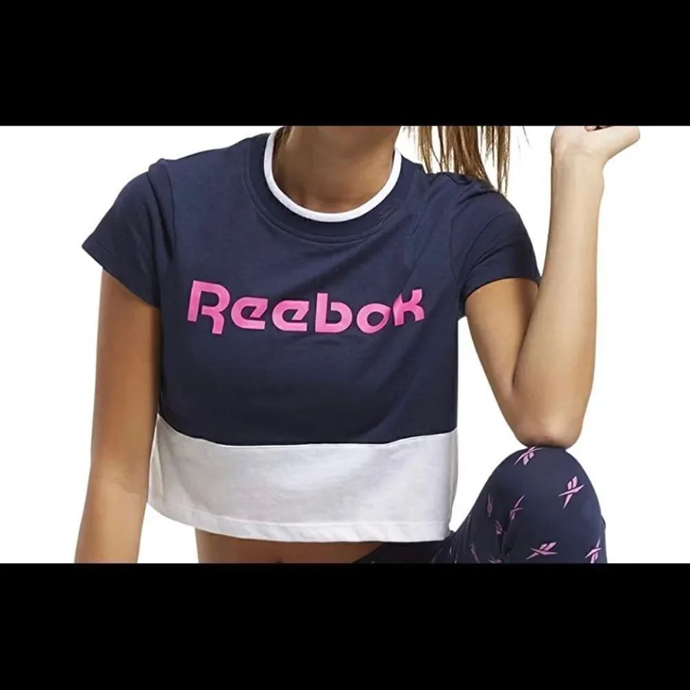 Reebok Women's Training Essentials Linear Logo Short Sleeve Crop Top - Picture 6 of 9